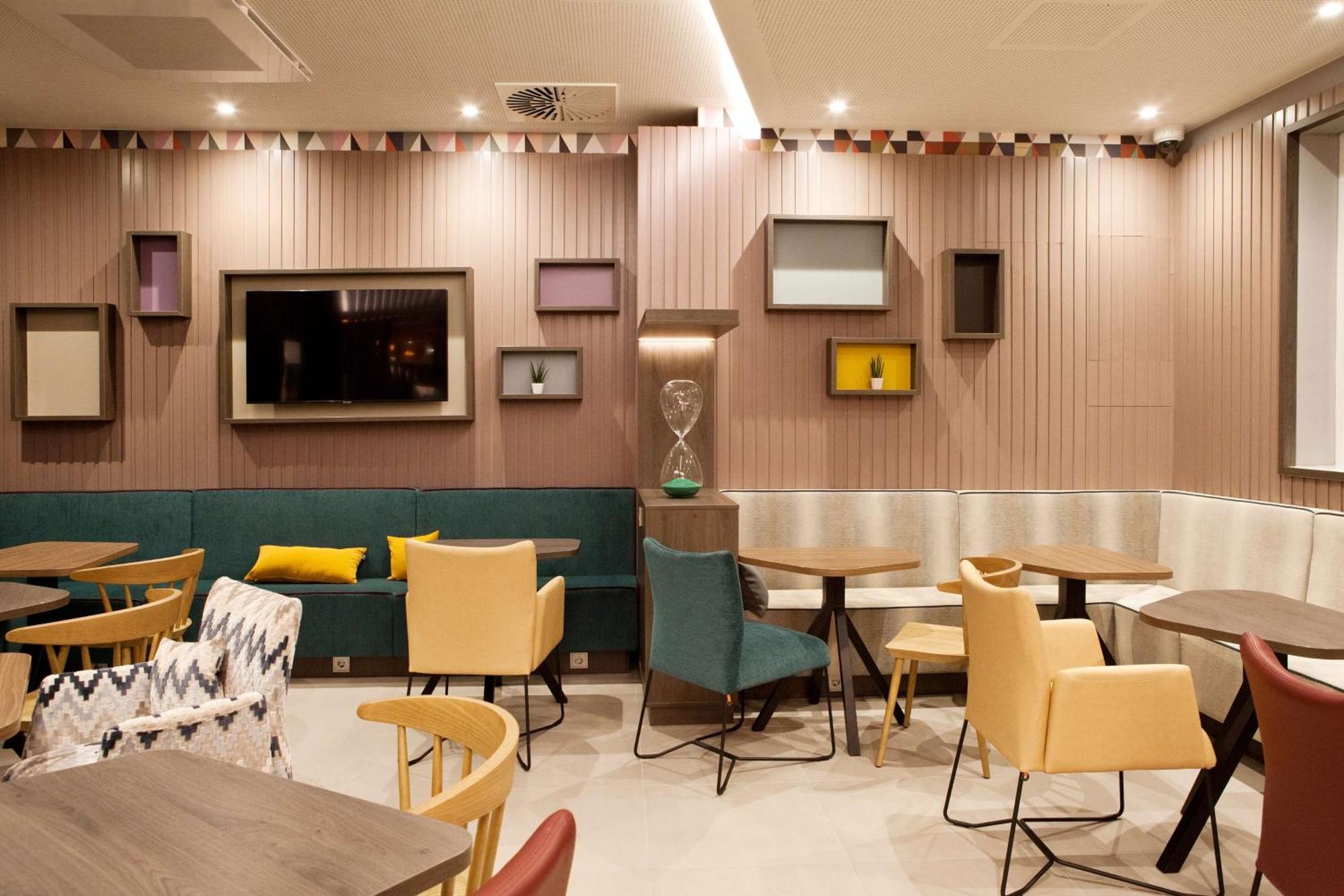 Hotel Hampton By Hilton Ratisbona Exterior foto
